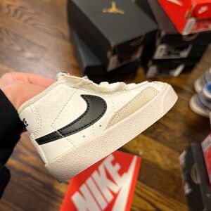 Nike Blazer Mid Baby Sneakers in White and Black